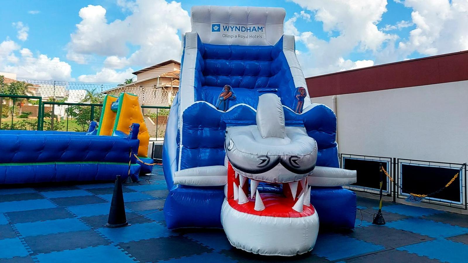 Wyndham Olimpia Royal Hotels المظهر الخارجي الصورة Inflatable slide